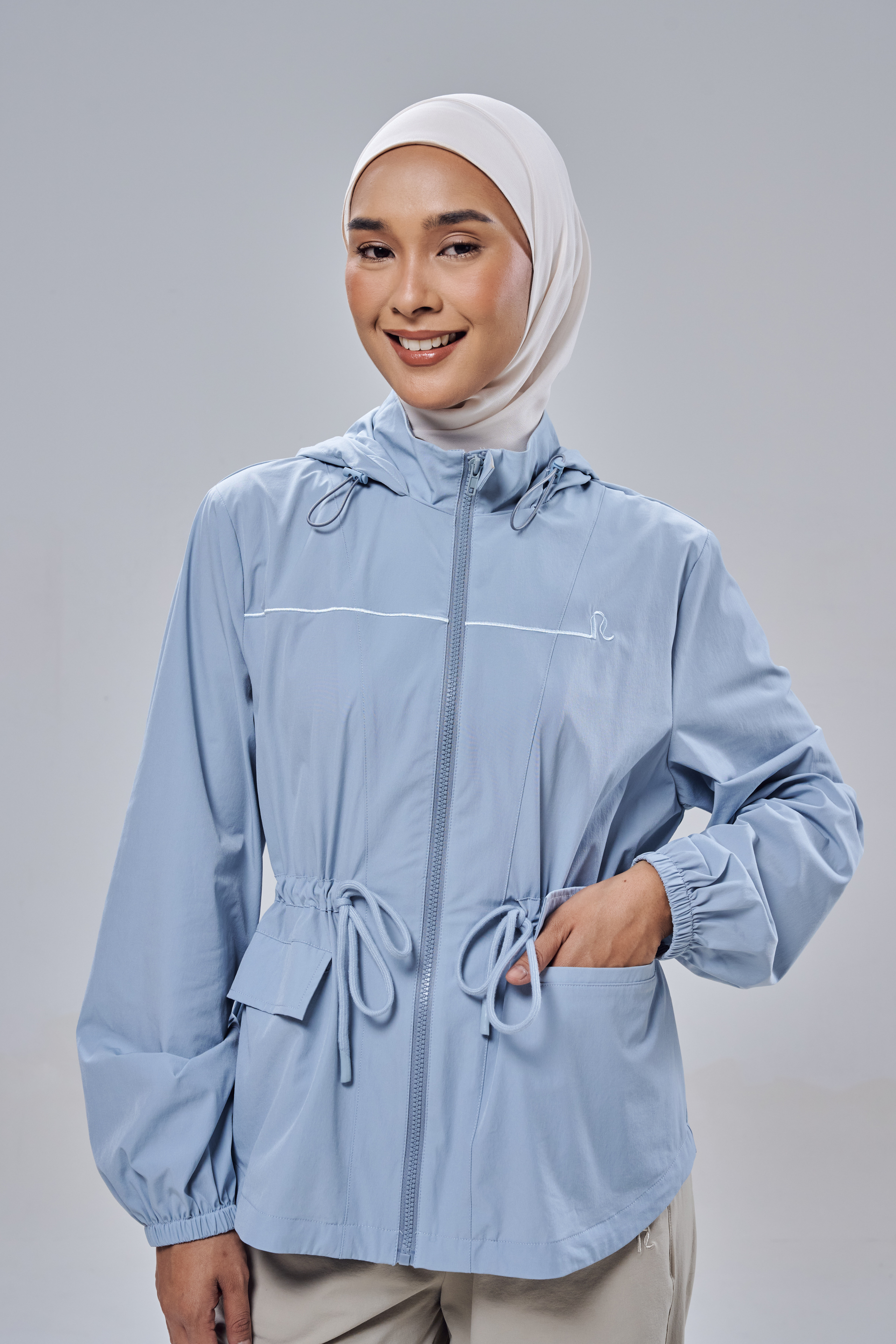 Neo Windbreaker Top in Dusty Blue – NADA