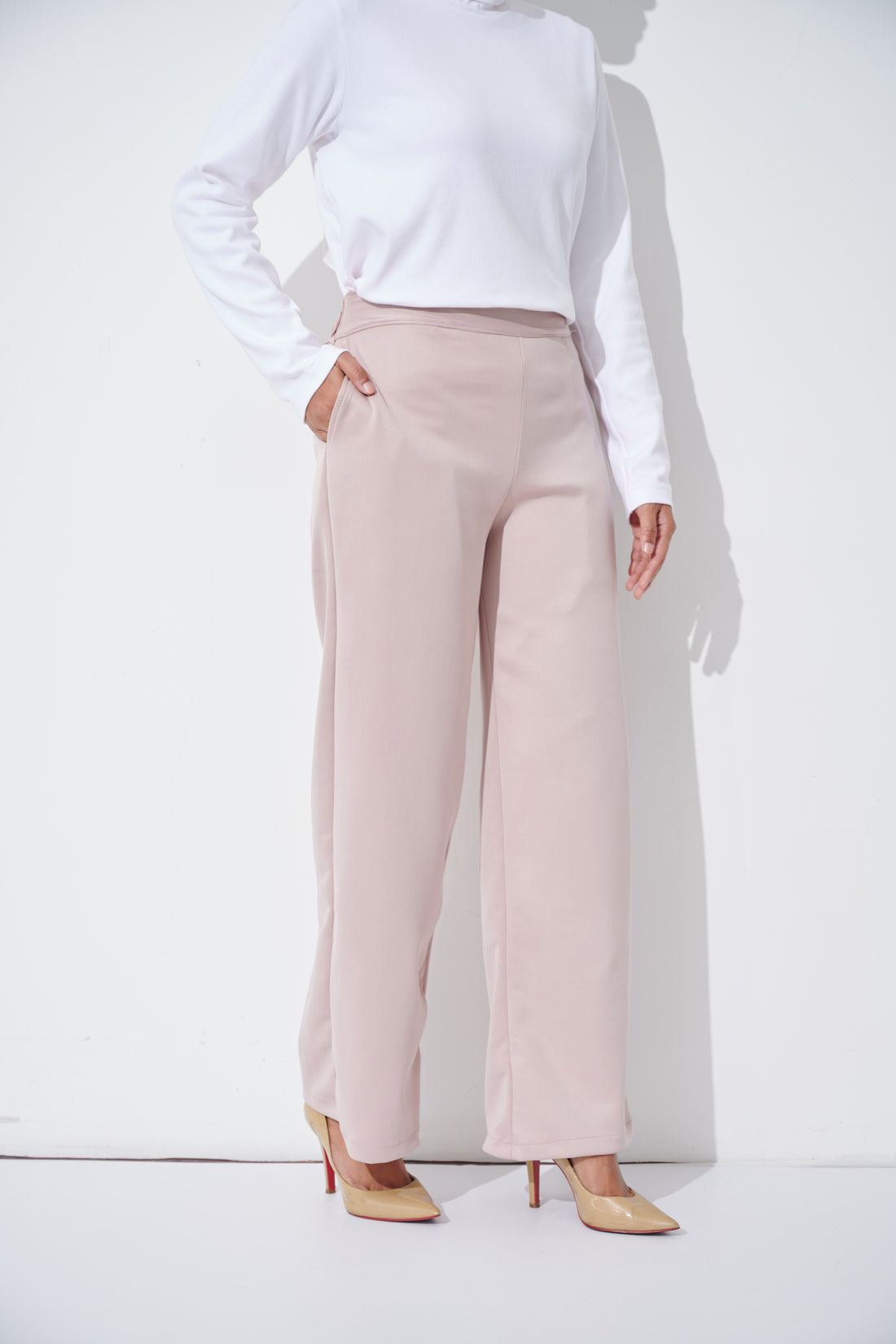 Indira Straight Cut Pants in Conch