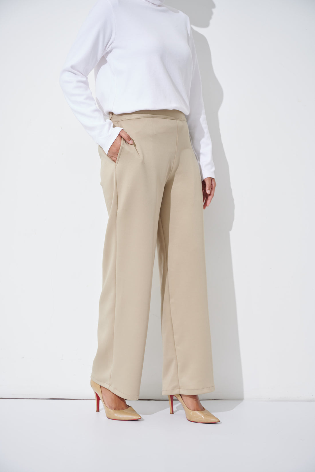 Indira Straight Cut Pants in Drift Wood
