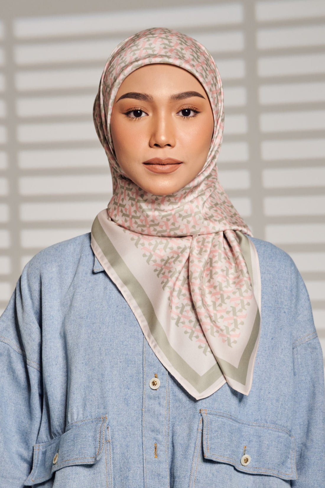 Daylight Monogram scarves in Green