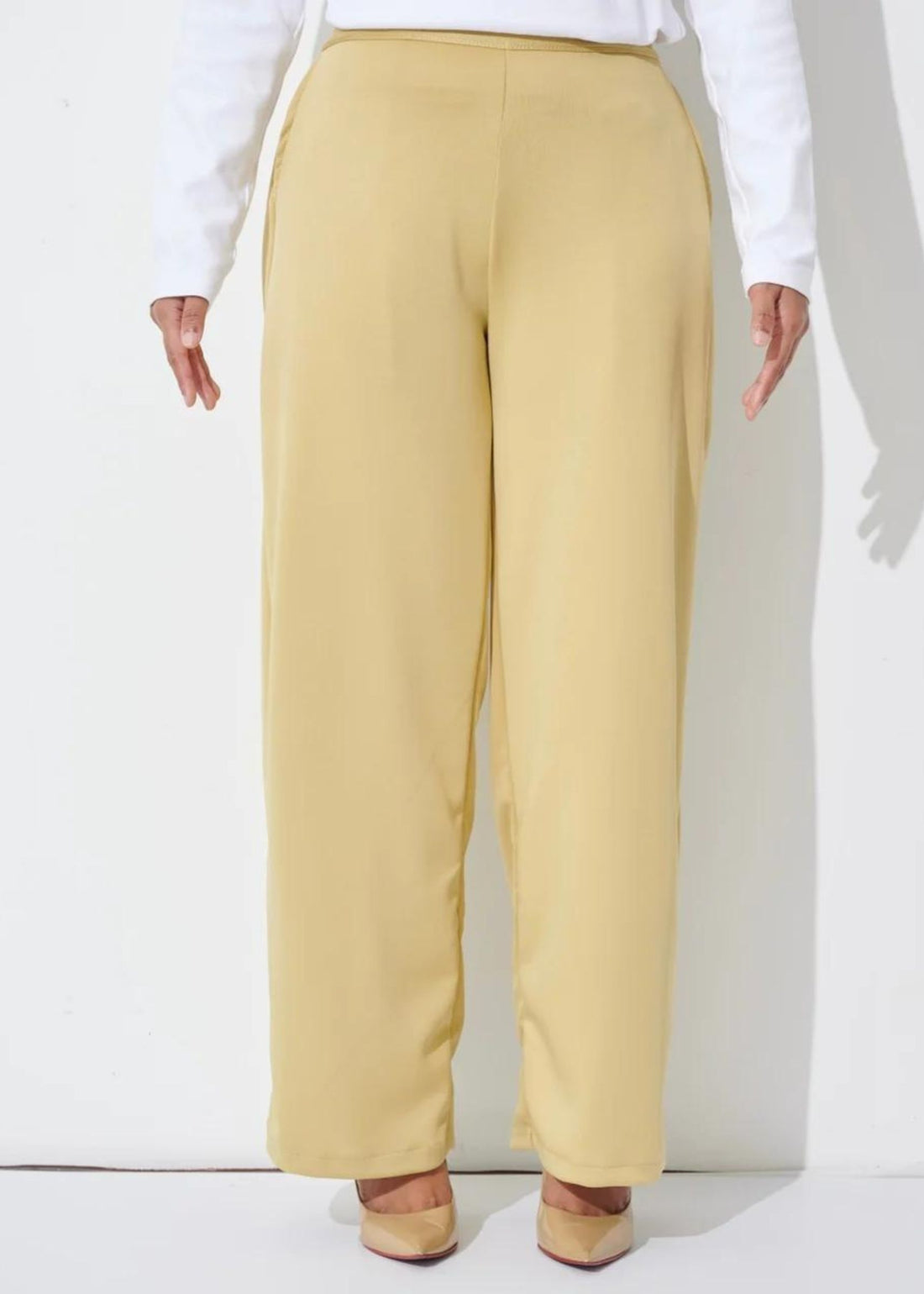 Narita Straight Cut Pants in Lime Green