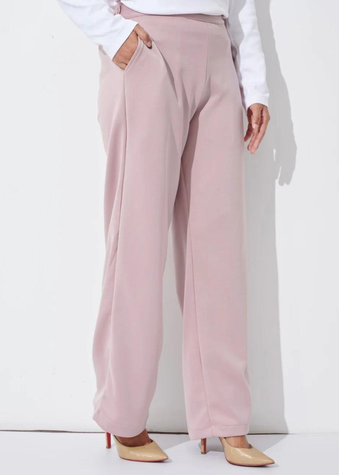 Narita Straight Cut Pants in Pale Pink