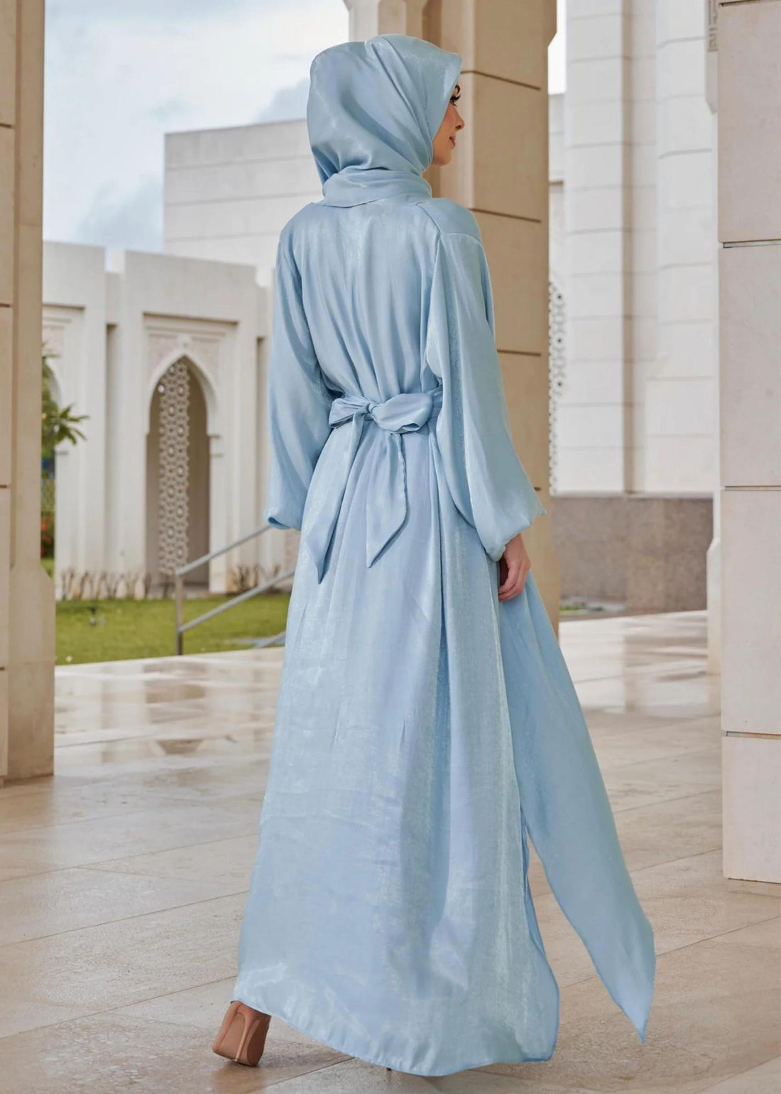 ALEEYA Abaya in Peri Blue