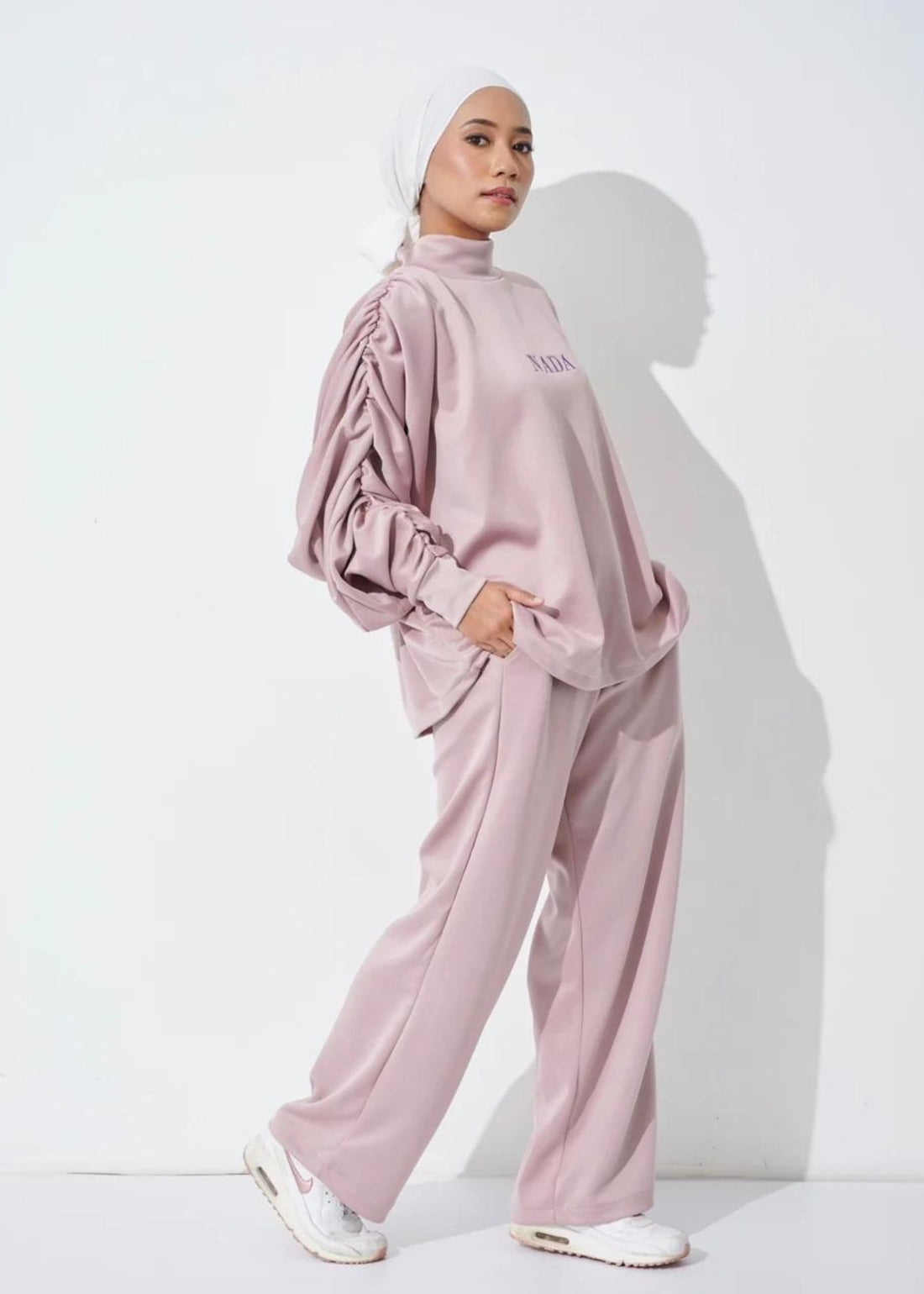 Narita Straight Cut Pants in Pale Pink